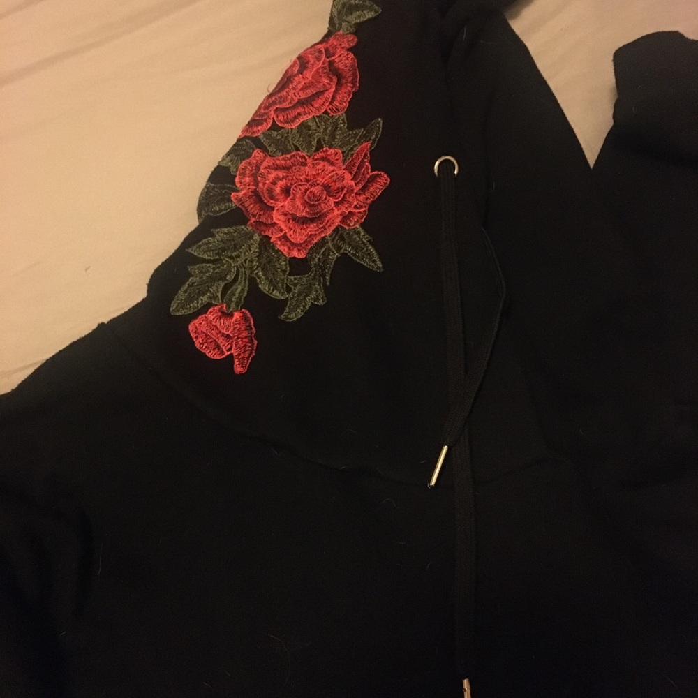 Cropped Sweatshirt.